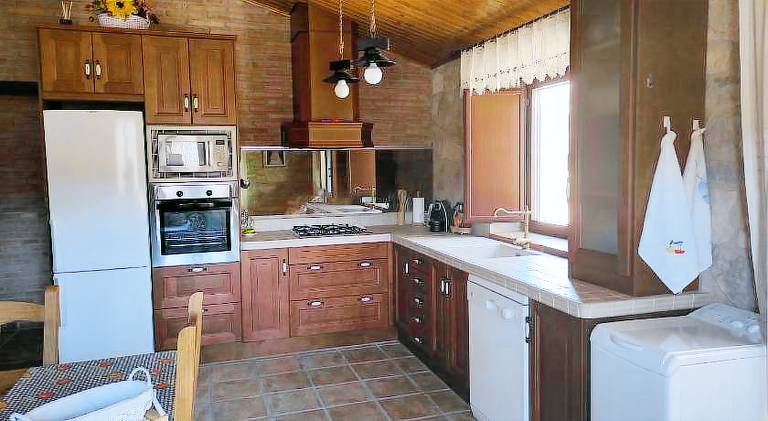 Holiday apartment with barbecue, patio & garden — photo 5