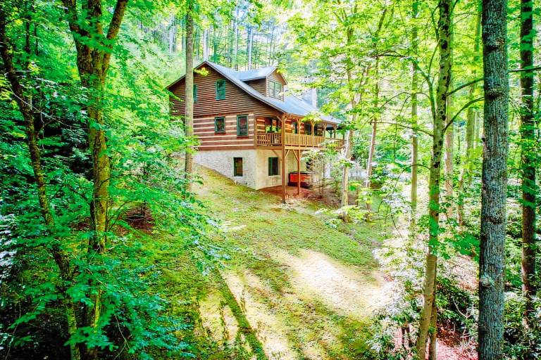 Little Creek Lodge - Creek side Valle Crucis cabin with Hot Tub Minutes to Boone! — photo 4