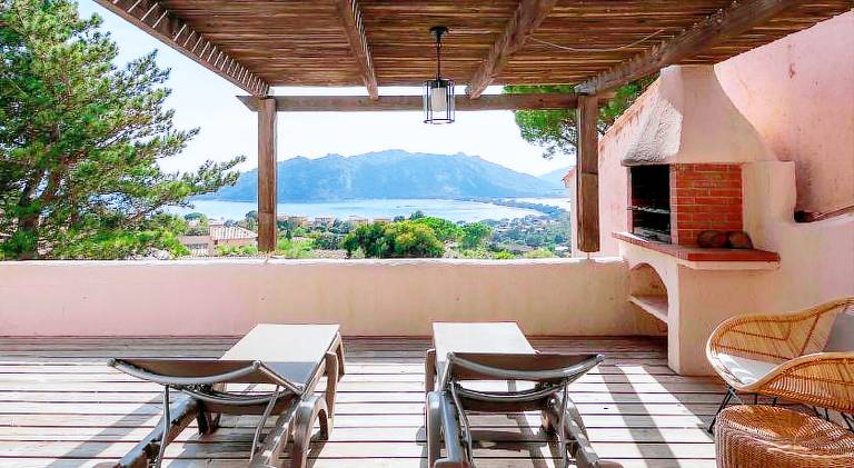 Beautiful serviced apartment with pool & yard | Beach nearby | Pets allowed — photo 2