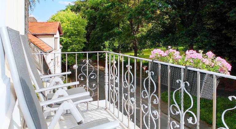 Serviced apartment with garden & terrace — photo 4
