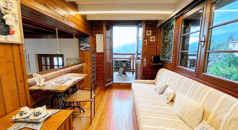 Ample vacation home with jacuzzi | Pets are welcome — photo 2