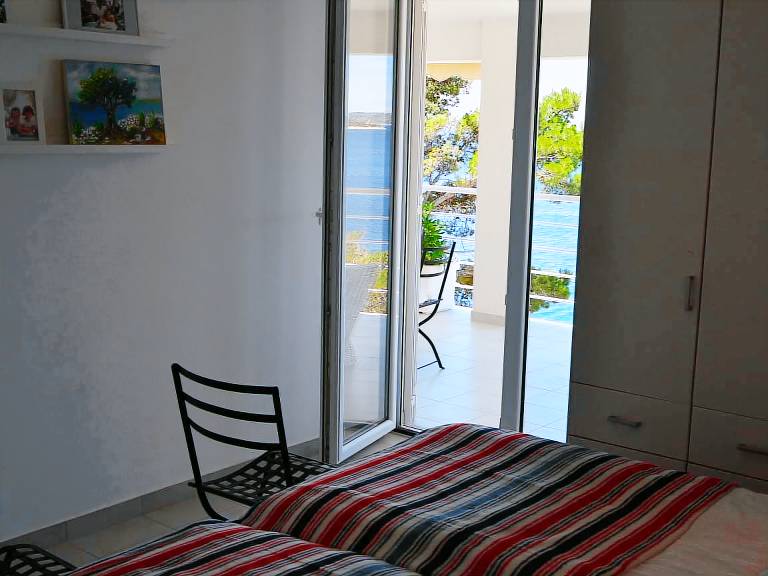 Apartment with terrace — photo 4