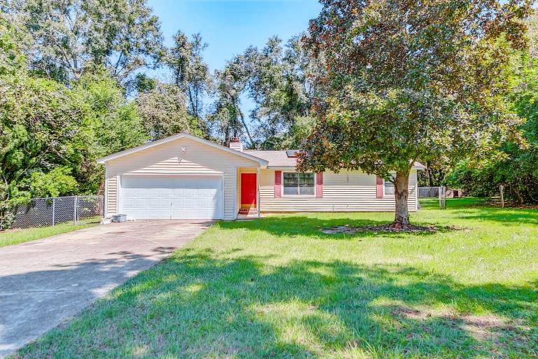 Quiet & Convenient Tallahassee Home 4 Mi to Lake