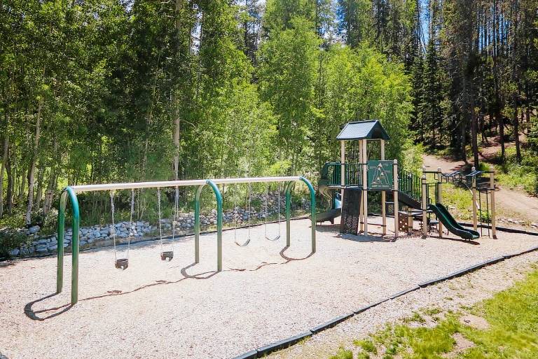 Condo with pool & jacuzzi | Mountain view — photo 5