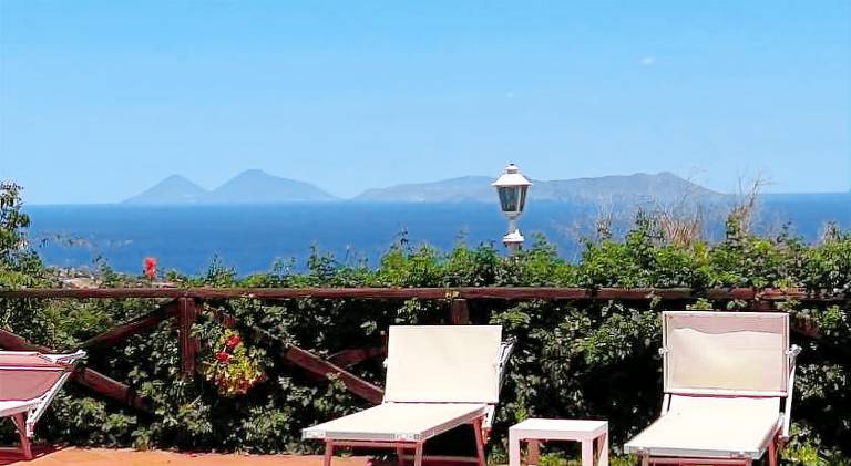 Vacation home with pool, patio & grill | Perfect for remote work | Dogs allowed in Patti