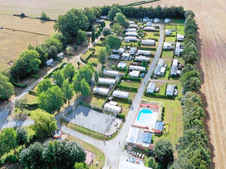 Mobile home with heated pool & patio — photo 3