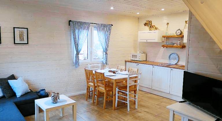 Lodge with barbeque, terrace & garden — photo 4