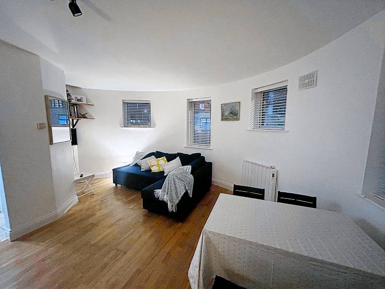 2BDR near Guinness Storehouse and Dub Castle