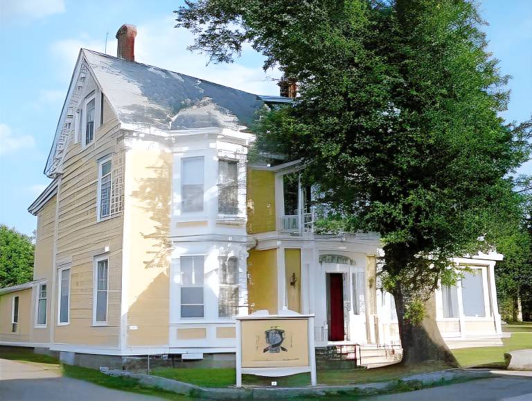 Governor's Mansion Inn in Miramichi, NB