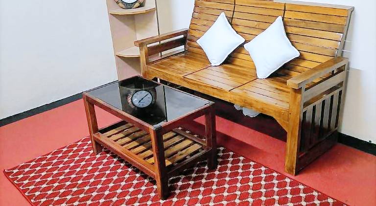 House with barbeque & yard | Pet-friendly — photo 2