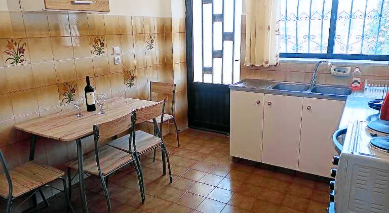 Apartment with yard & terrace — photo 4