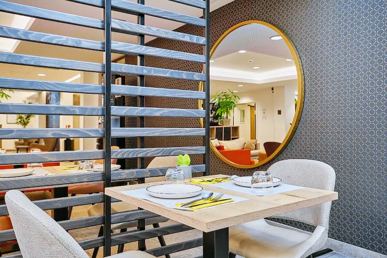 Serviced apartment with yard, hot tub & sauna | Near Sacré-Cœur | Good for workation — photo 5