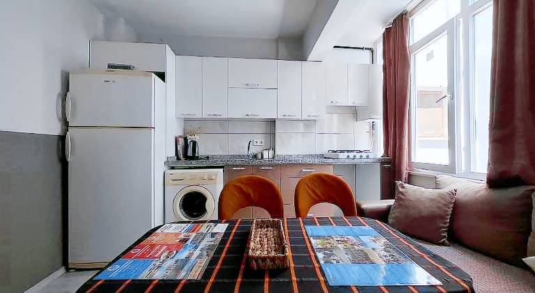 Lovely rental apartment with terrace & yard | Next to Hagia Sophia | Perfect for remote work | Pets are welcome — photo 3