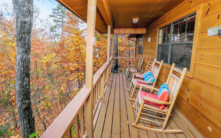 Serenity - Pet-Friendly, Xbox, Keurig, Outdoor Hot Tub, Wood-Burning Fireplace — photo 3