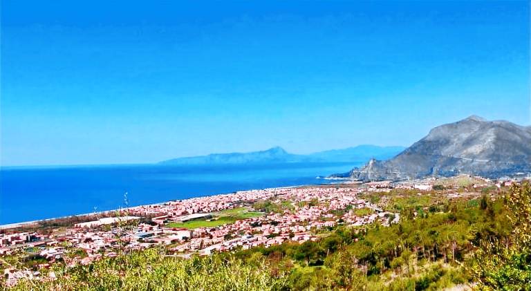Farm with patio & garden in Praia a Mare