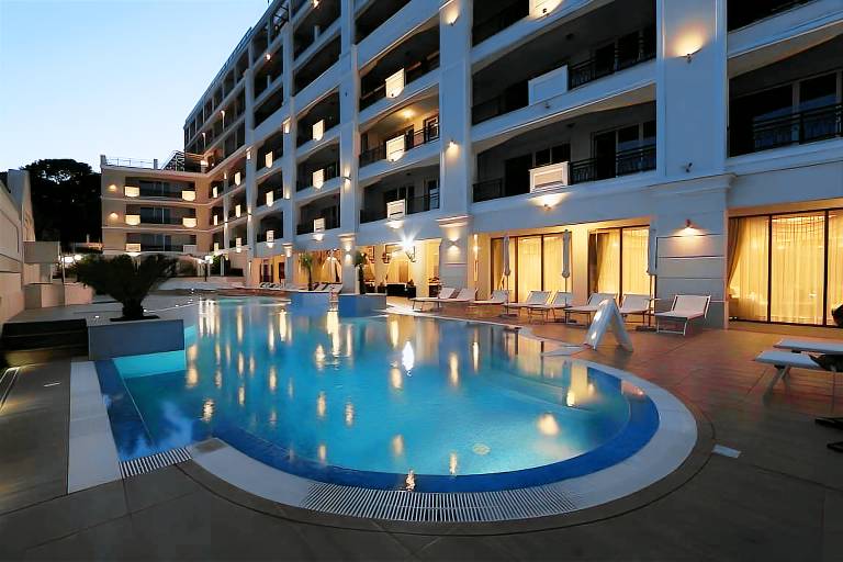 Big serviced apartment with sauna, pool & patio | Beach nearby | Dogs allowed — photo 5