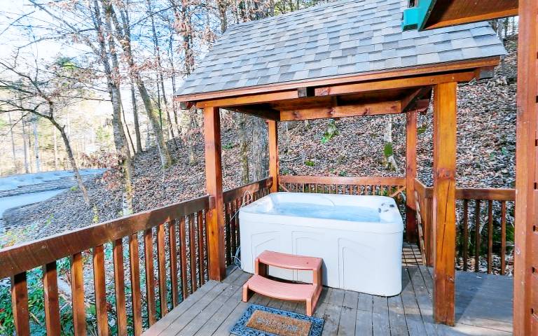 Long Overdue - Hot tub and cozy spaces! — photo 2