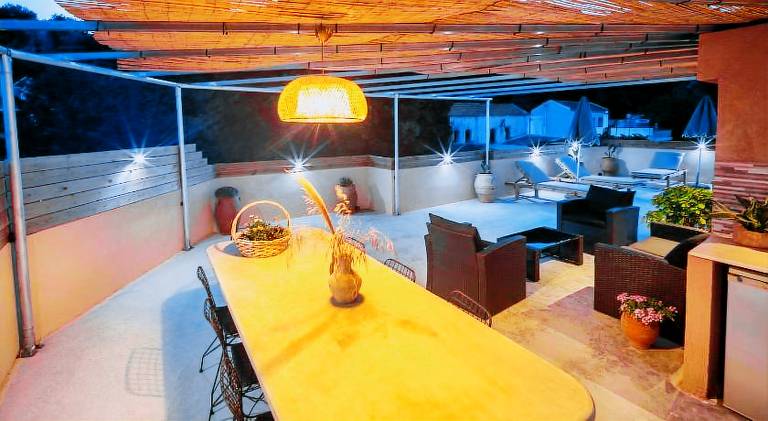 Luxury apartment with rooftop pool in Meronas — photo 5