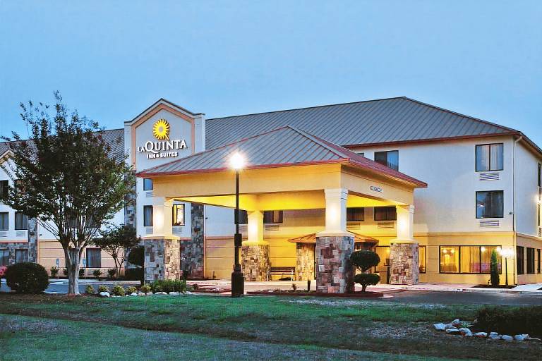 La Quinta Inn & Suites by Wyndham LaGrange / I-85 — photo 3