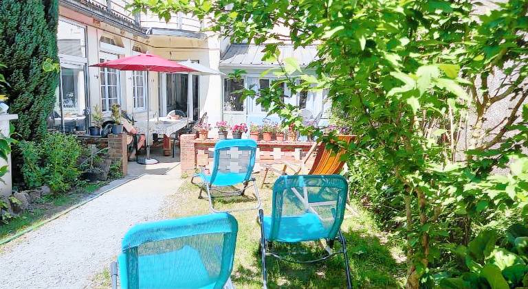 Maison Violette en Berry chambres d hotes vintage face au marche d Aigurande