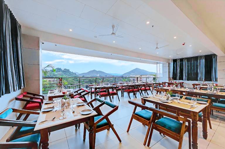 Hotel Apricot One Udaipur - Near Fateh Sagar Lake — photo 2