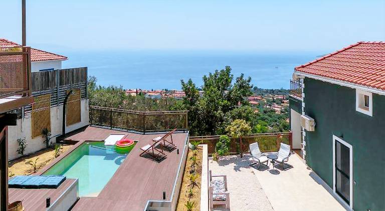 Villa with barbecue, private pool & yard | Good for workation — photo 2