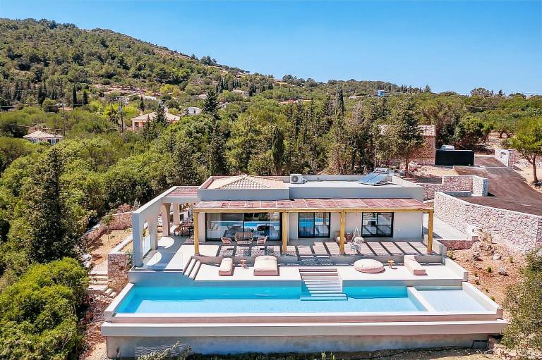 Villa with BBQ, pool & garden — photo 5