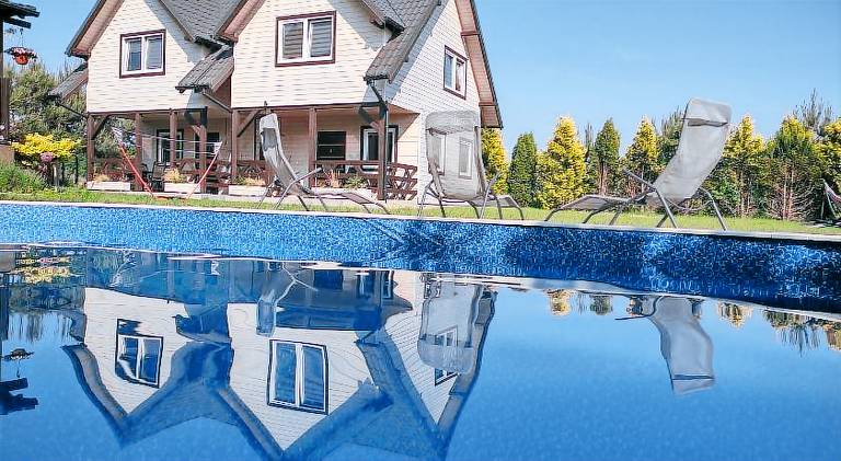 Charming vacation home with jacuzzi & pool | Dogs allowed — photo 3