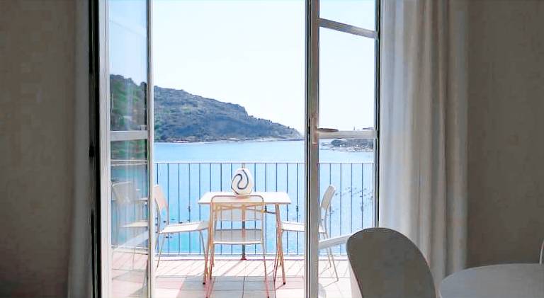 Serviced apartment with patio | Perfect for remote work — photo 3