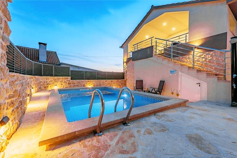 Vila Vaćani