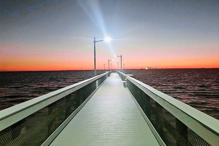 Waterfront Balcony Condo Beach Access Hot Tub
