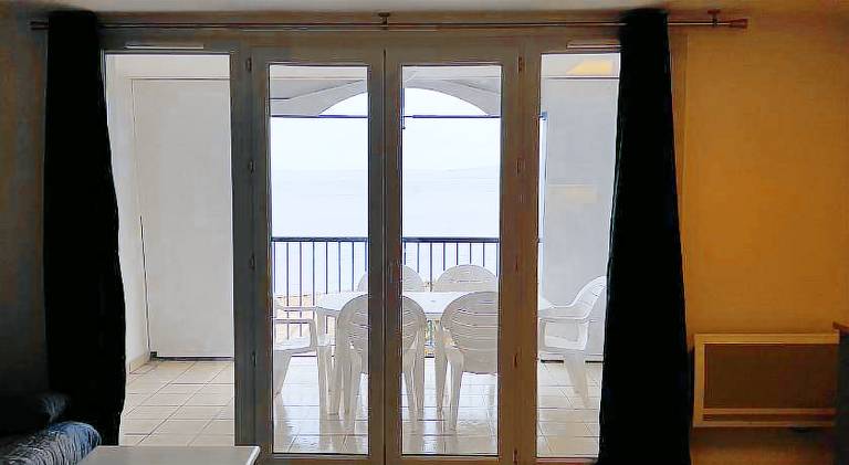 Apartment with pool — photo 5