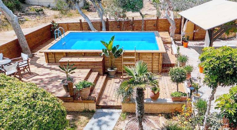 House with BBQ, patio & yard in Kos