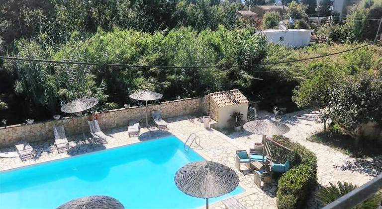 Lovely rental apartment with patio, pool & yard | Next to the beach | Pets allowed in Corfu