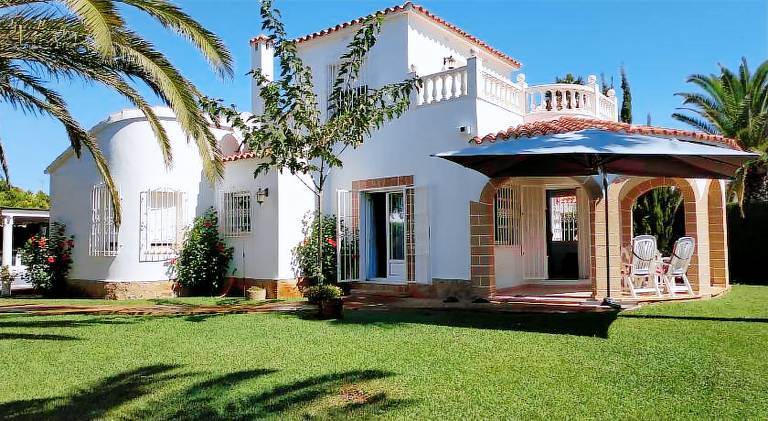 Fully equipped house with pool, yard & grill | Beach nearby | Dogs allowed in Denia