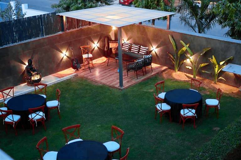 Villa with pool, barbecue & yard — photo 5