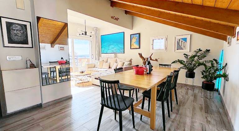 Fully equipped rental apartment with patio | Pets allowed — photo 3