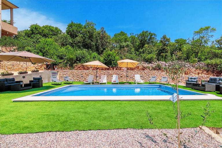 Picturesque flat just 350 metres from the beach with panoramic sea views, pool, outdoor shower — photo 3