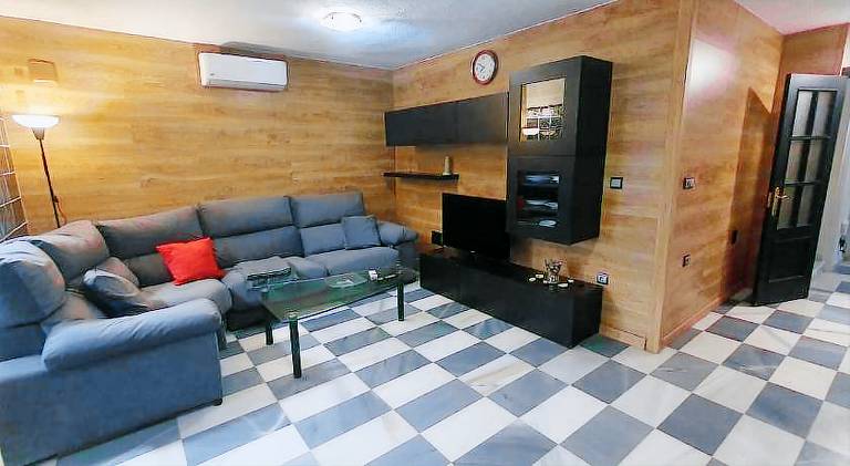Fully equipped wonderful apartment with yard & private pool | Dogs allowed — photo 3