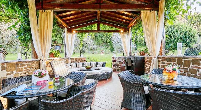 Rental apartment with terrace, pool & hot tub — photo 4