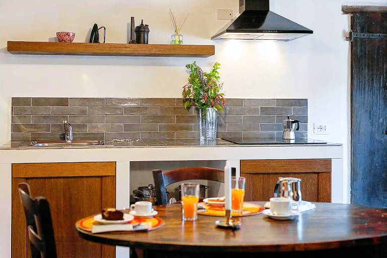 Family-friendly charming apartment with sauna, heated pool & patio | Suitable for remote work | Dogs allowed — photo 5