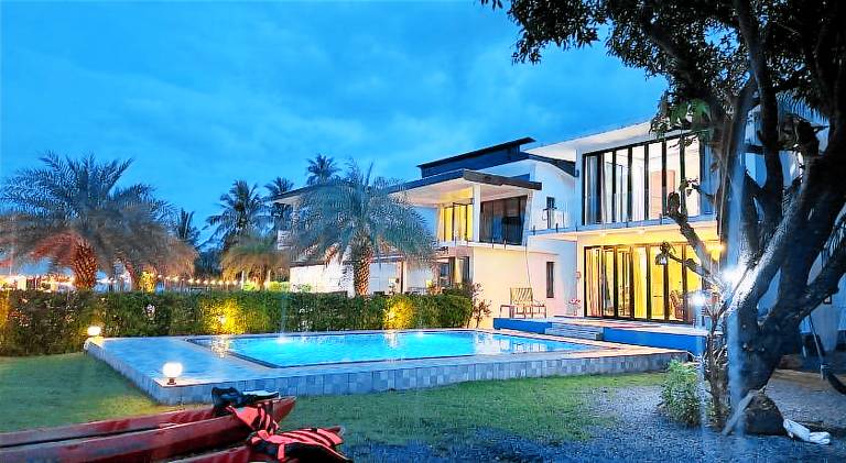 Lovely vacation home with hot tub & pool | Pets are welcome in Ko Chang