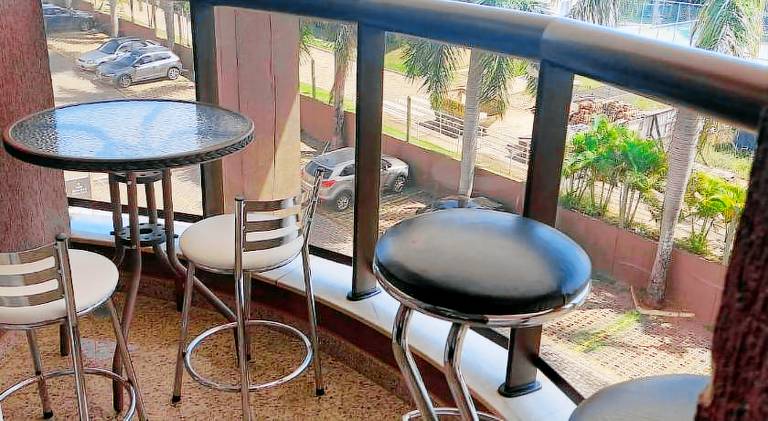 Serviced apartment with yard — photo 4