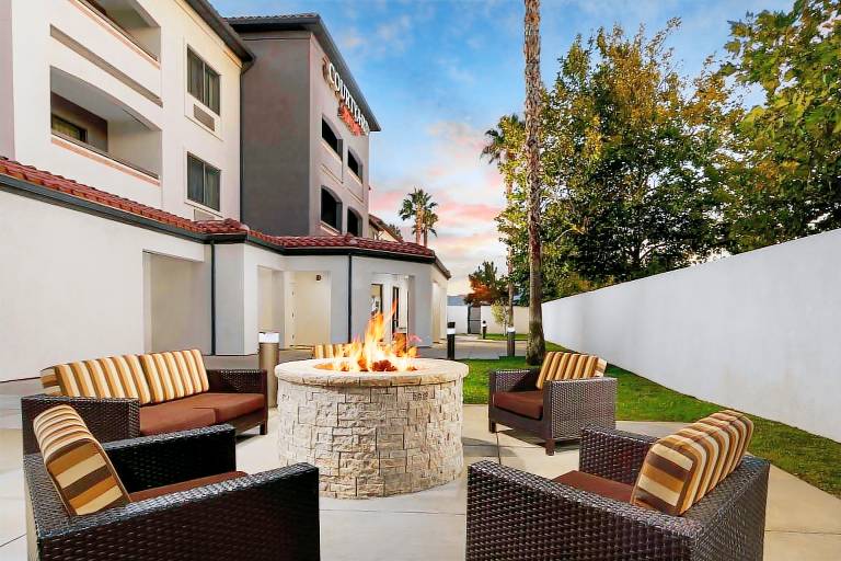 Courtyard by Marriott Palmdale — photo 3