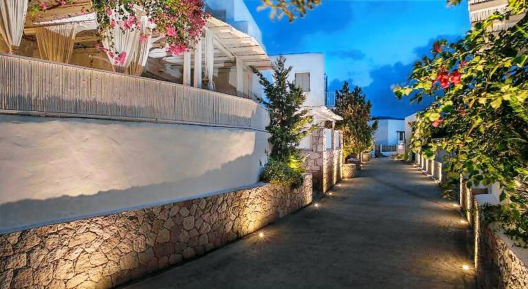 Holiday apartment with patio — photo 5