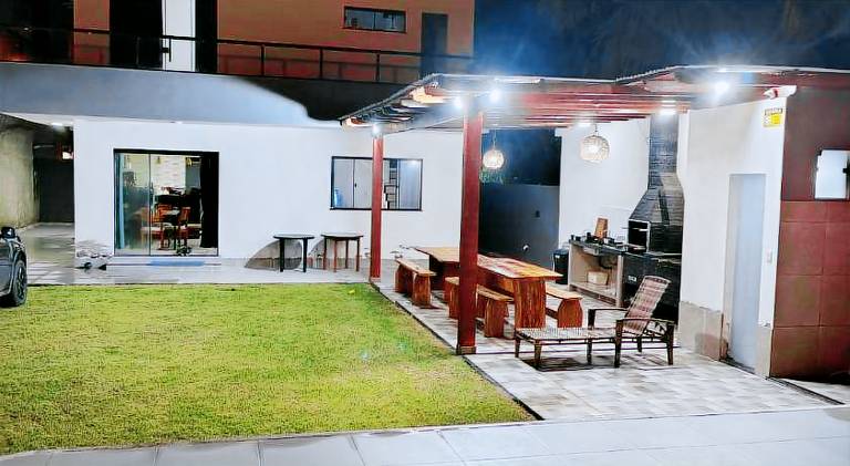 House with pool — photo 4