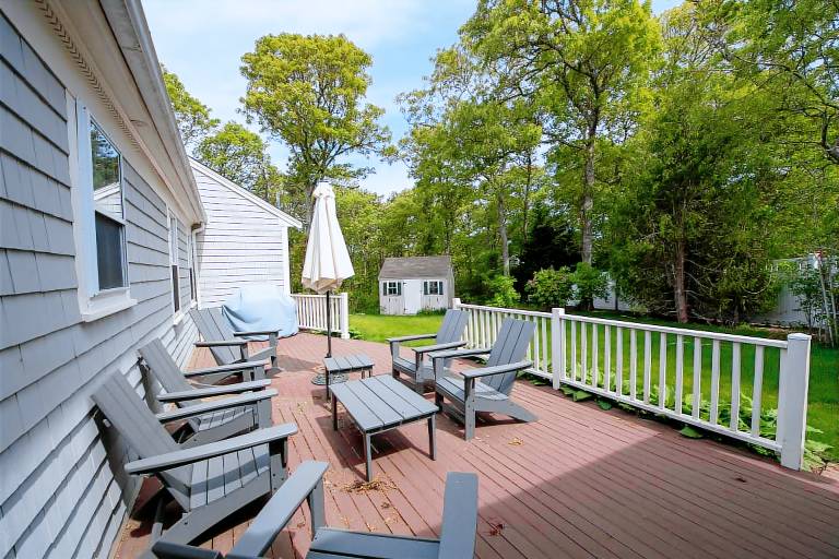 Vacation home with yard & grill | City view — photo 4