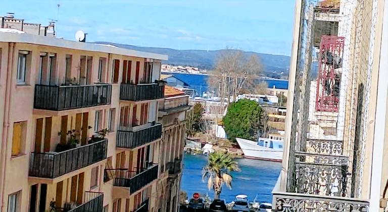 Holiday apartment with 1 room for 4 persons in Sète