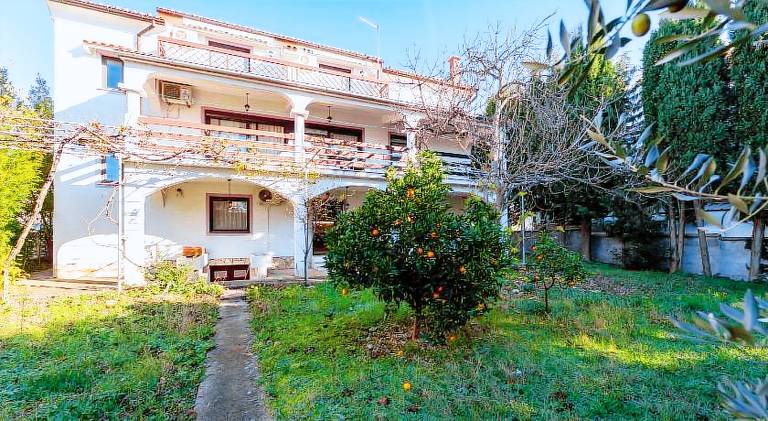 Beautiful apartment with terrace & garden | Good for workation | Pet-friendly in Biograd na Moru