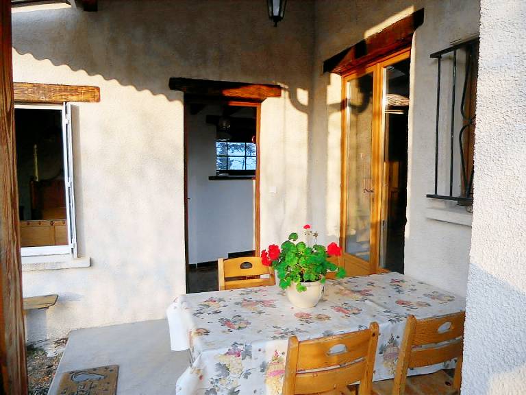 Cottage in Saint-Haon-le-Châtel with pool and pets allowed — photo 2